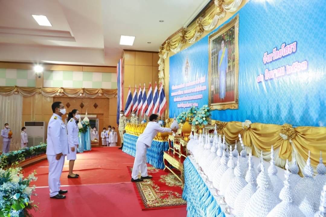 ﻿สำนักงานบังคับคดีกลุ่มจังหวัดที่ 3 (Sandbox) ร่วมพิธีวางพานพุ่มและจุดเทียนถวายพระพรชัยมงคล เนื่องในโอกาสวันเฉลิมพระชนมพรรษา สมเด็จพระนางเจ้าสิริกิติ์ พระบรมราชินีนาถ พระบรมราชชนนีพันปีหลวง 12 สิงหาคม 